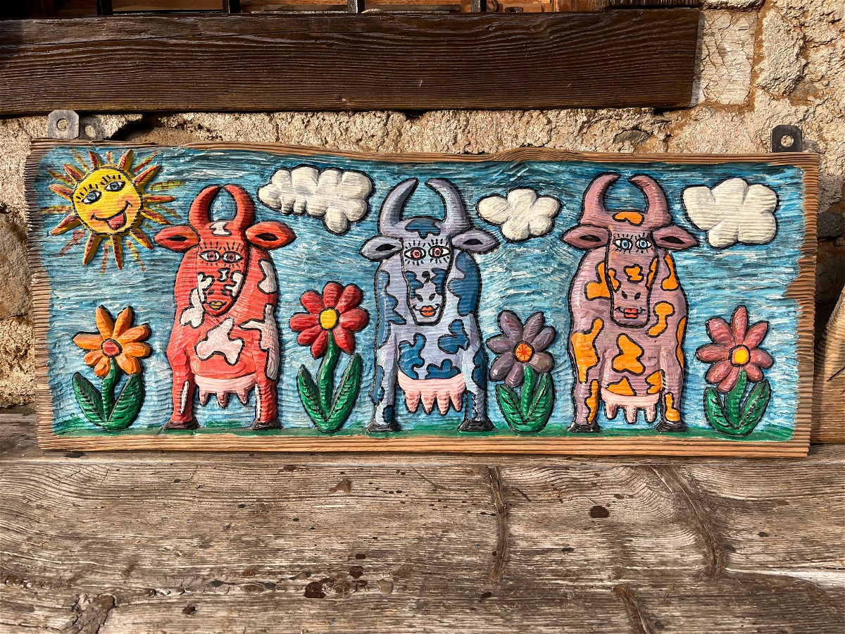 HAPPY COWS in legno intagliato e decorato a mano.