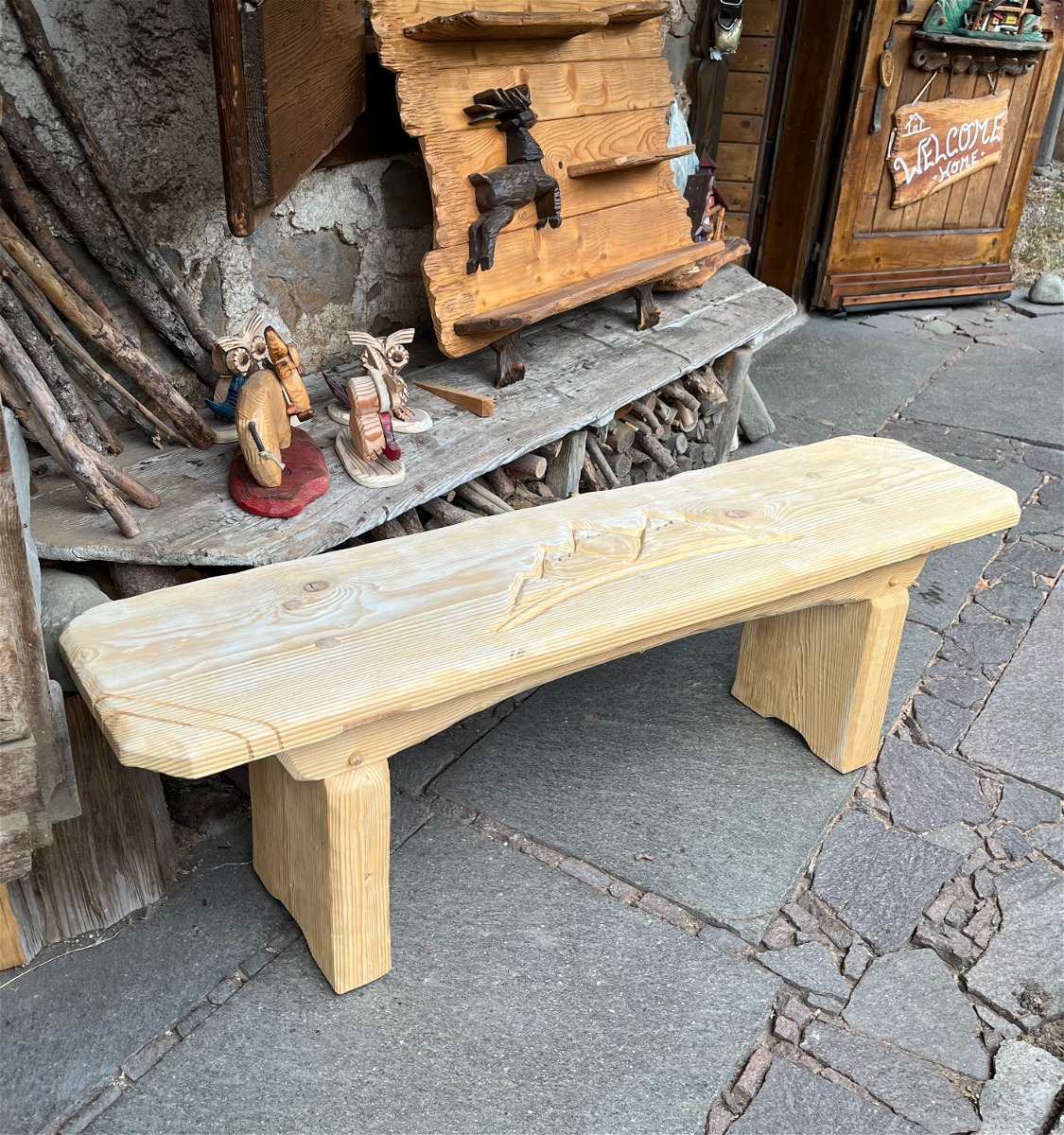SGABELLO IN ABETE.