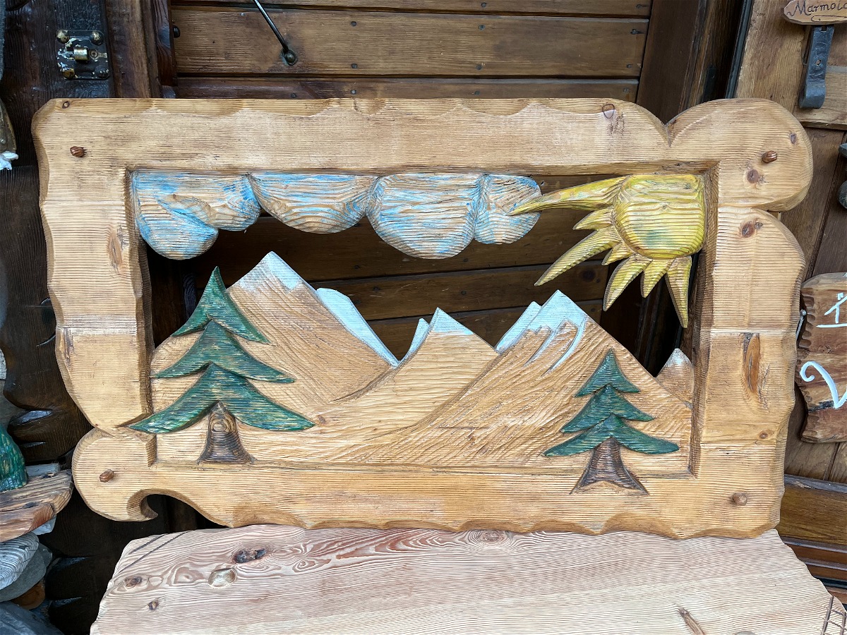 CORNICE PAESAGGIO MONTANO in legno unico pezzo.