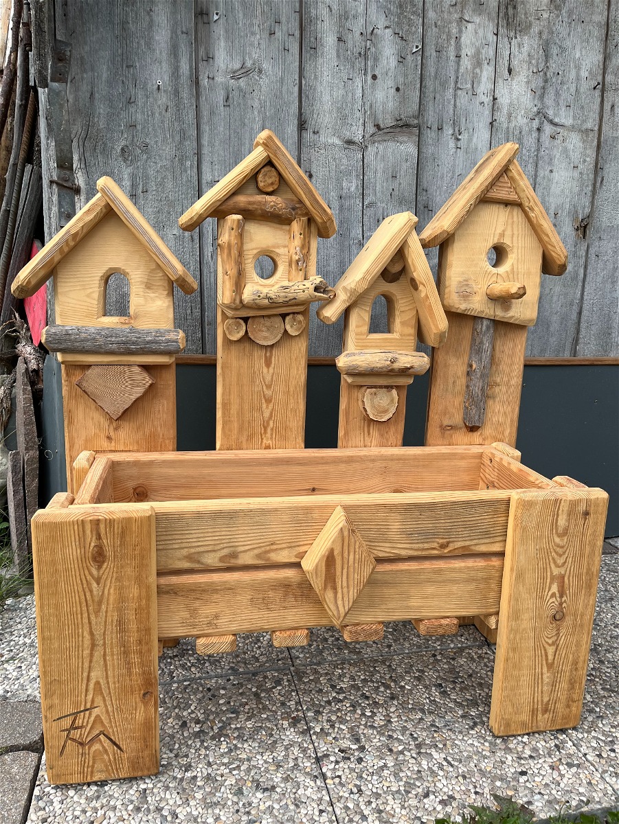 TABIE - Porta vasi realizzato a mano in legno.