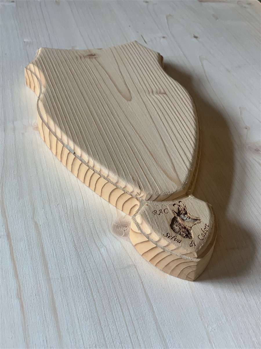 Wooden trophy holder "Camoscio"